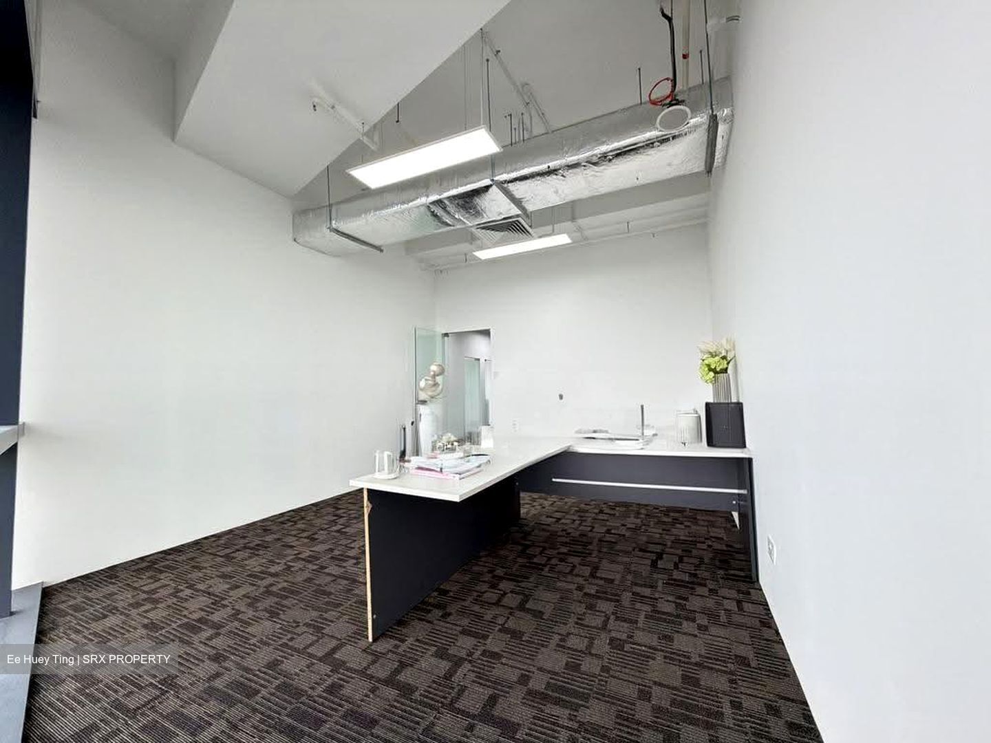 Woods Square (D25), Office #616393991
